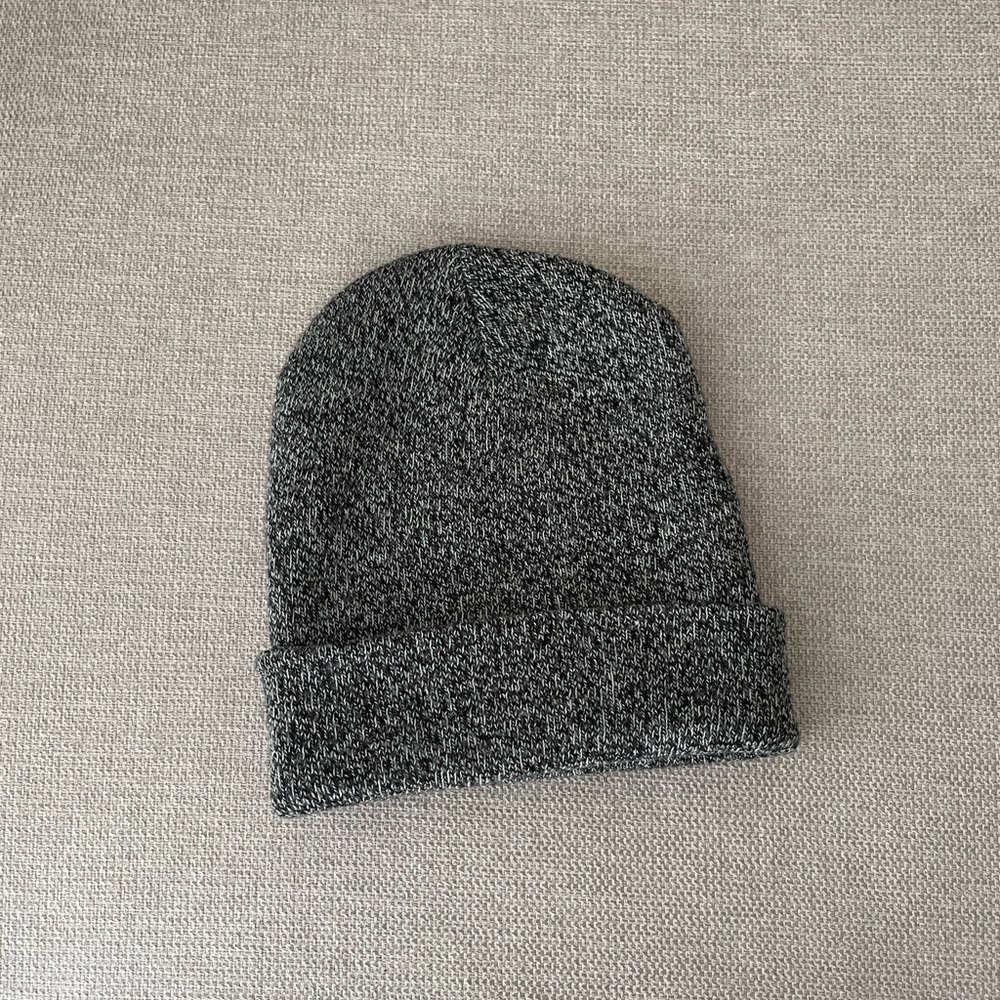 American apparel speckled grey toque/beanie
